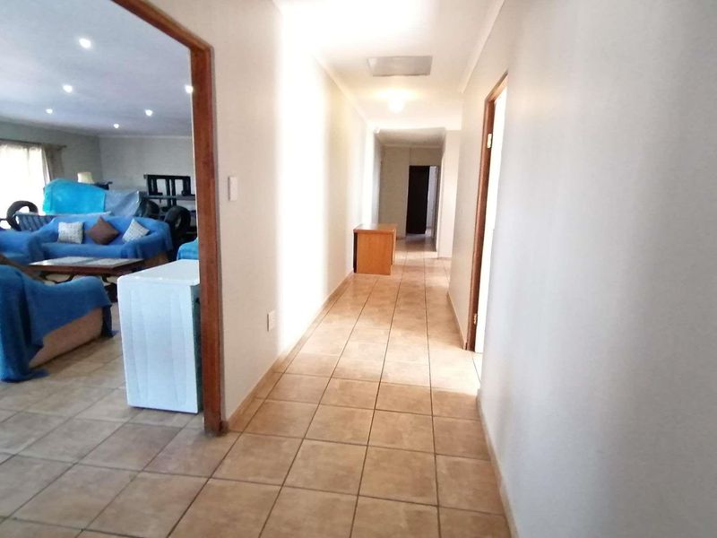 7 Bedroom Split Level Home in Ramsgate - Photo 10