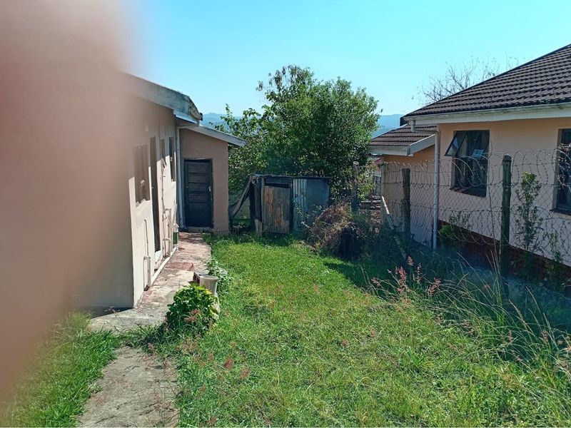 Family House - Photo 3