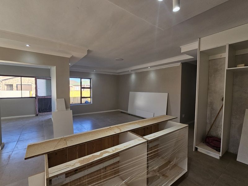 Elegant New Home Just 200m from the Beach in Sought-After Kabeljauws - Photo 9