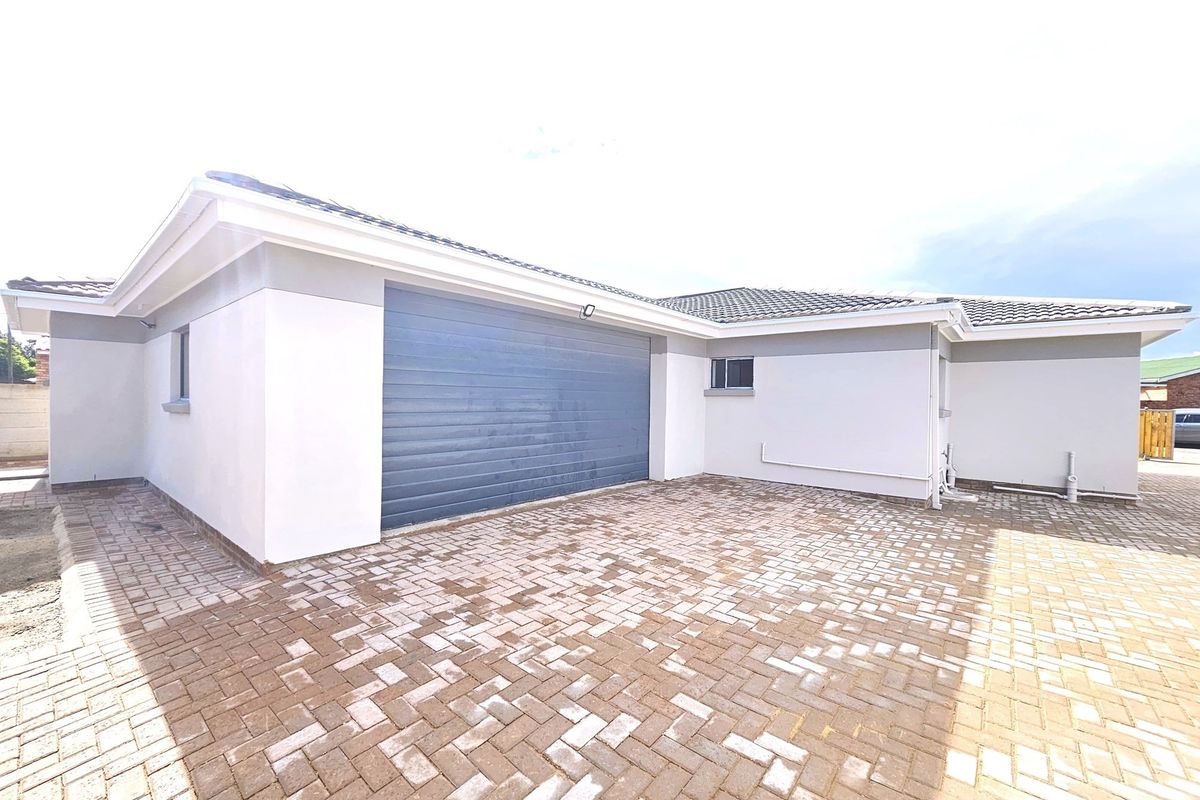 Elegant New Home Just 200m from the Beach in Sought-After Kabeljauws - Photo 4