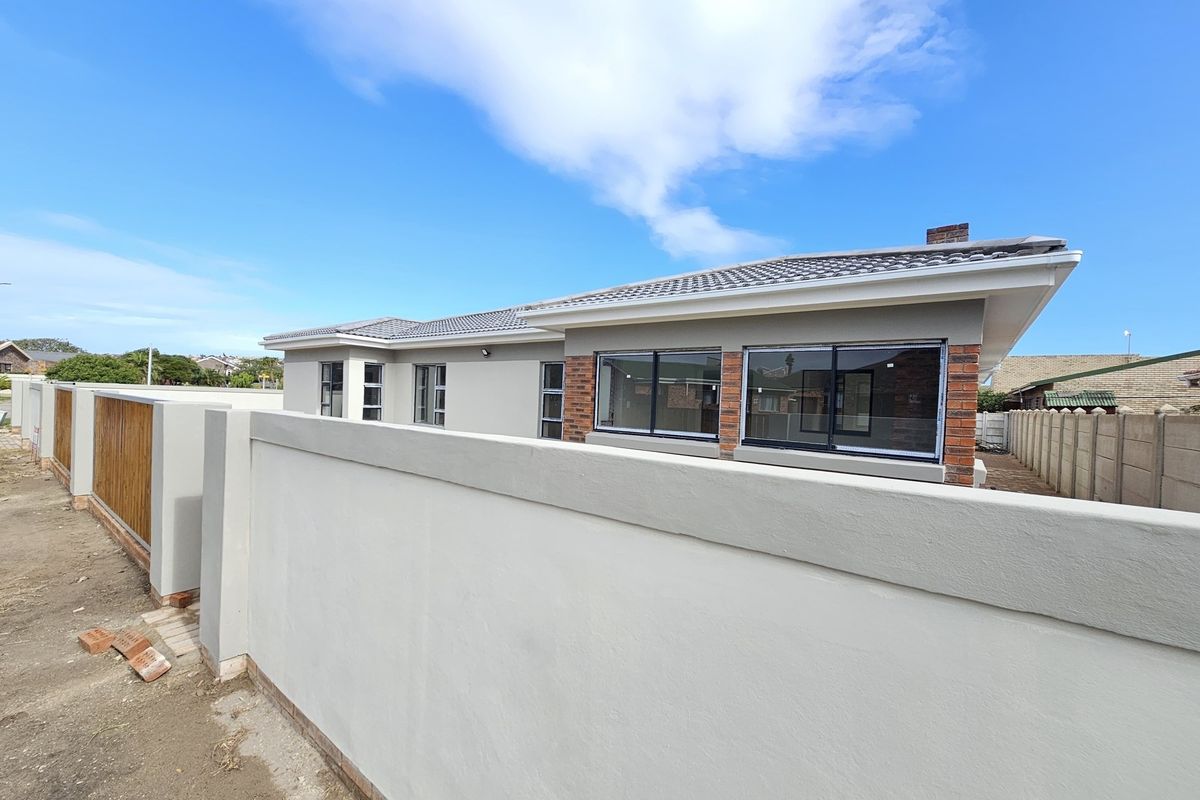 Elegant New Home Just 200m from the Beach in Sought-After Kabeljauws - Photo 3