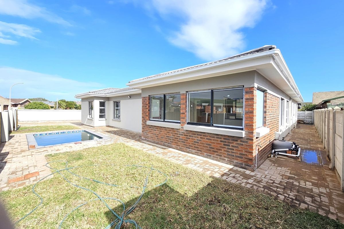 Elegant New Home Just 200m from the Beach in Sought-After Kabeljauws - Photo 5