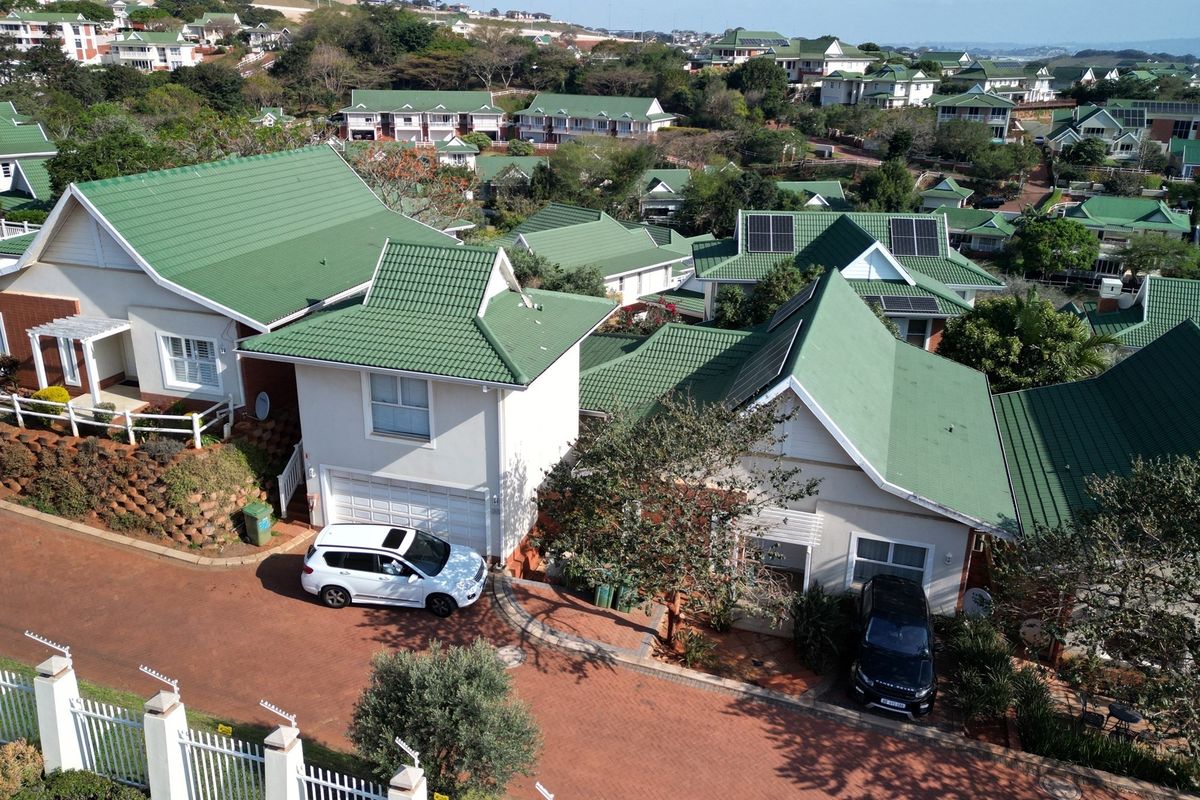 3 Bedroom Townhouse for sale in Kindlewood Estate, Mount Edgecombe - Photo 3