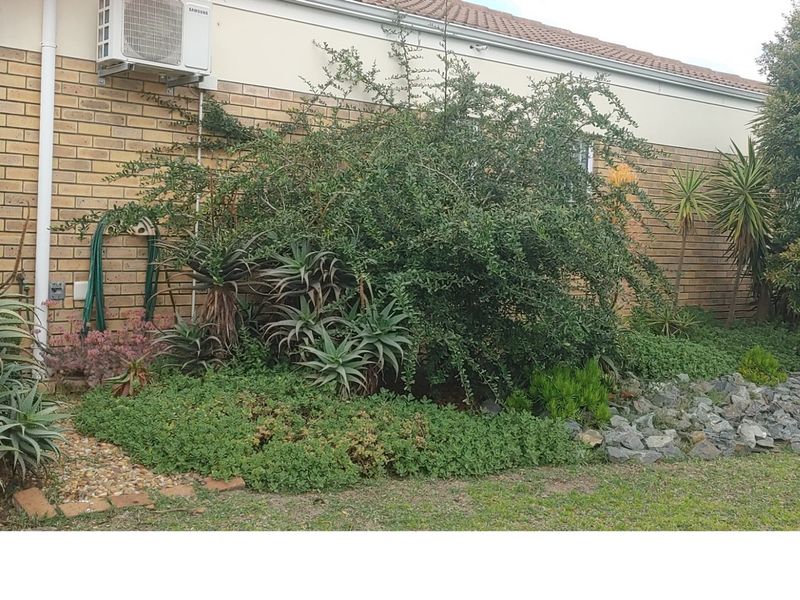 Spacious 2-Bedroom Home with Flexible Layout in Secure Klaradyn Retirement Village (SOLD) - Photo 2