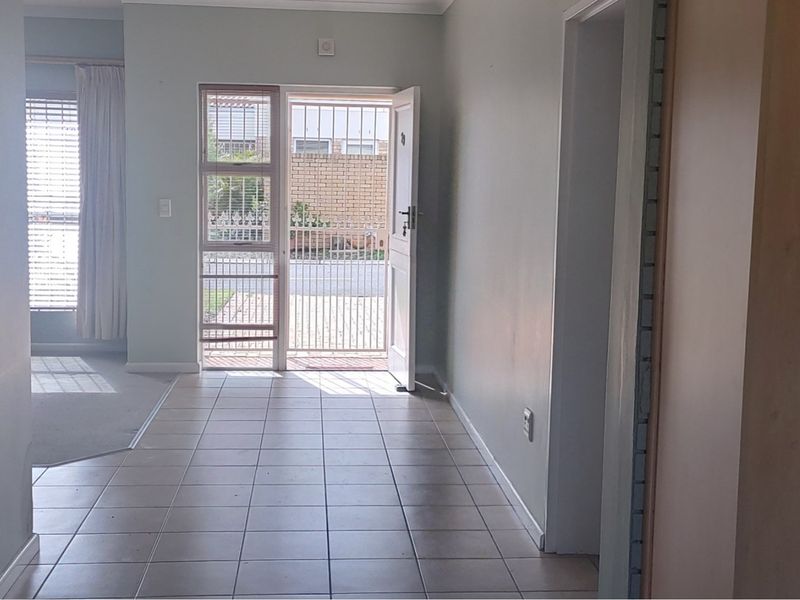 Spacious 2-Bedroom Home with Flexible Layout in Secure Klaradyn Retirement Village (SOLD) - Photo 3