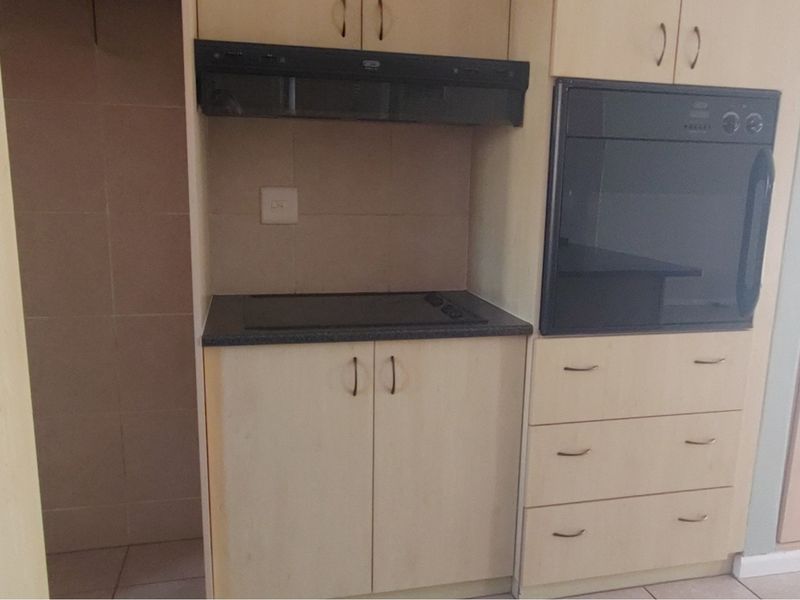 Spacious 2-Bedroom Home with Flexible Layout in Secure Klaradyn Retirement Village (SOLD) - Photo 9