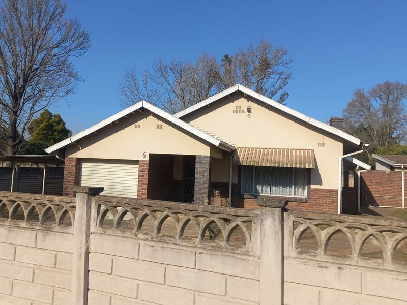 SCOTTSVILLE FAMILY HOUE OR CHANGE IT TO STUDENT ACCOMMODATION - Photo 9