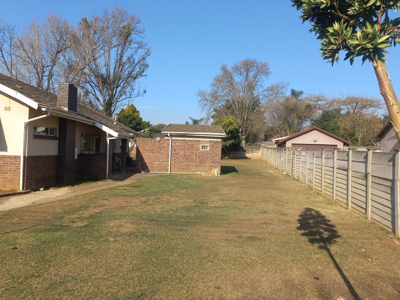 SCOTTSVILLE FAMILY HOUE OR CHANGE IT TO STUDENT ACCOMMODATION - Photo 8