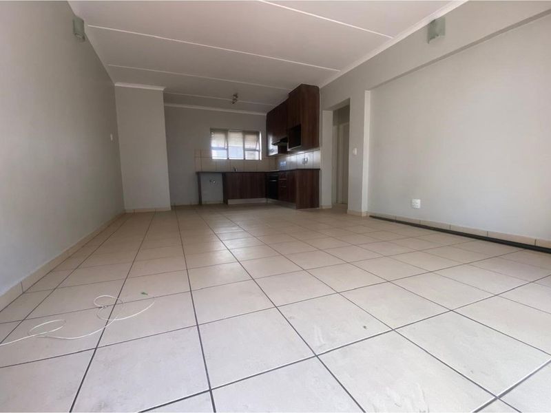 2-bedroom, 2-bathroom unit is situated on the 1st floor - Photo 5