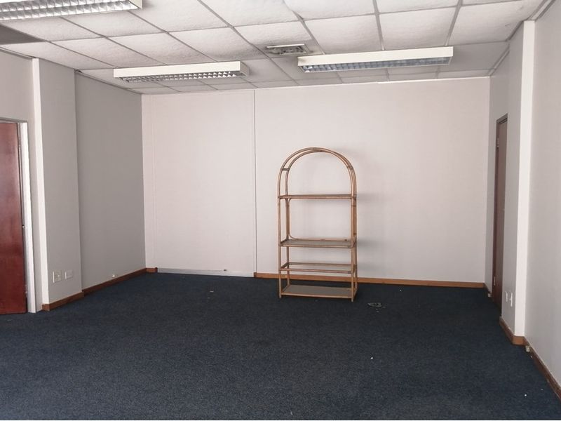 Office To Rent in Pinetown, KwaZulu Natal - Photo 9