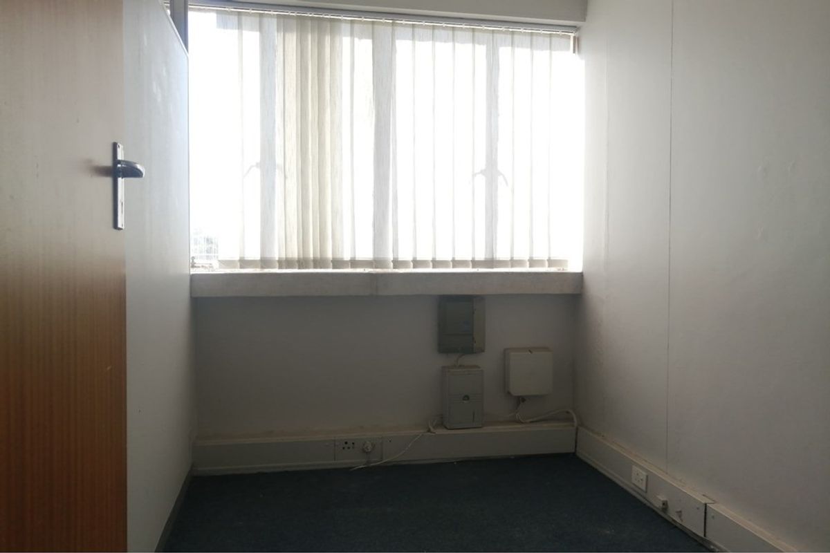 Office To Rent in Pinetown, KwaZulu Natal - Photo 2