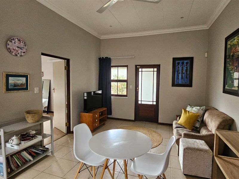 Spacious Intaba Ridge Home with Flatlet Triple Garage Modern Finish 5 Min to Airport - Photo 9