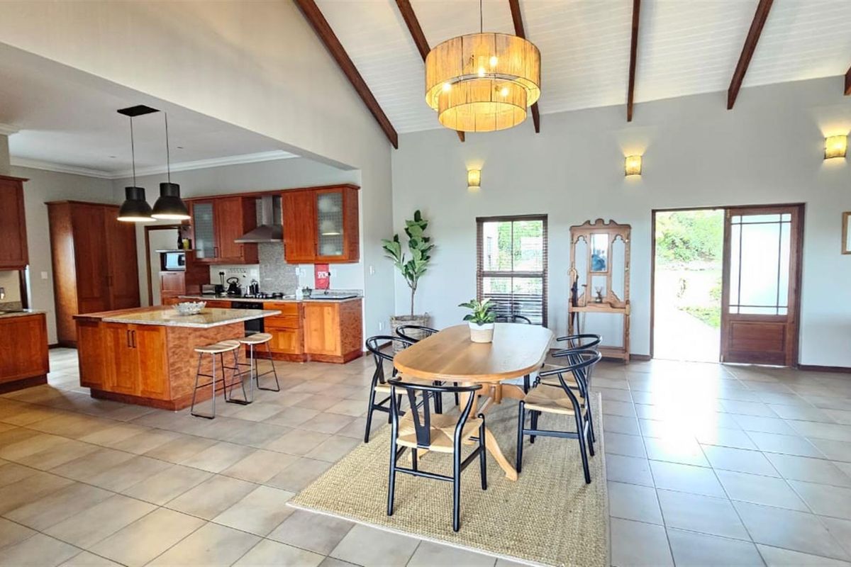 Spacious Intaba Ridge Home with Flatlet Triple Garage Modern Finish 5 Min to Airport - Photo 5