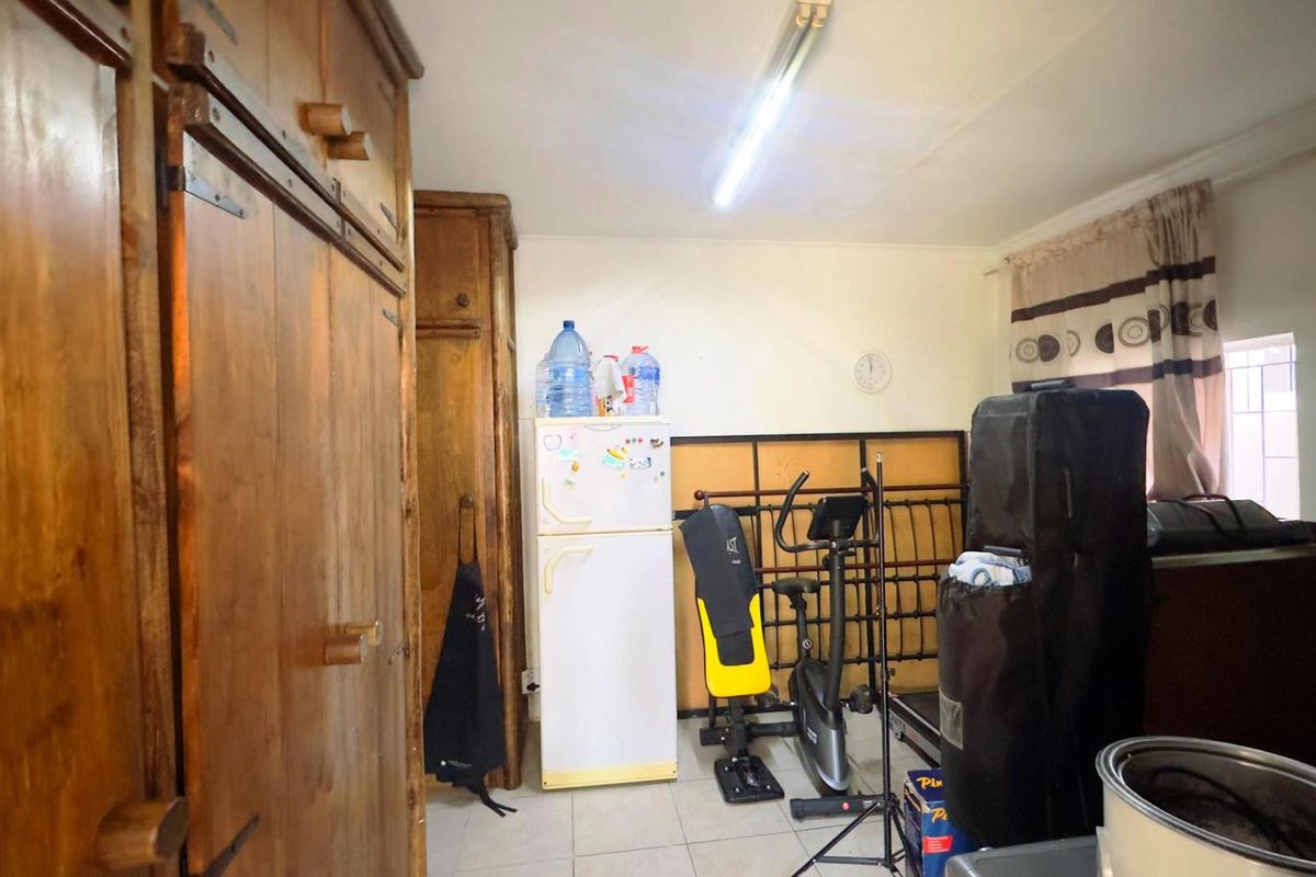 House For Sale in Kensington, Johannesburg - Photo 3