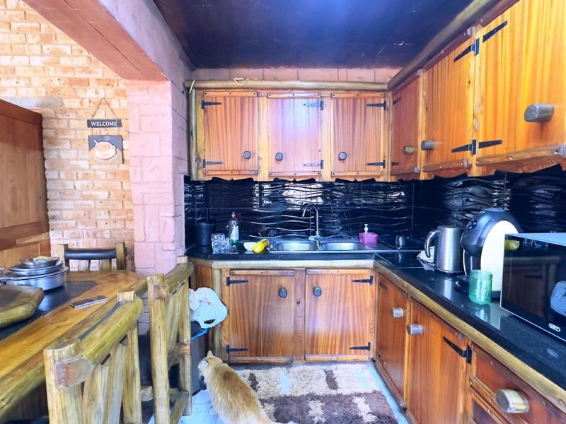 House For Sale in Kensington, Johannesburg - Photo 4