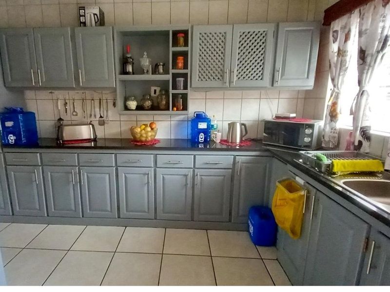 Townhouse For Sale in Middelburg Central - Photo 7