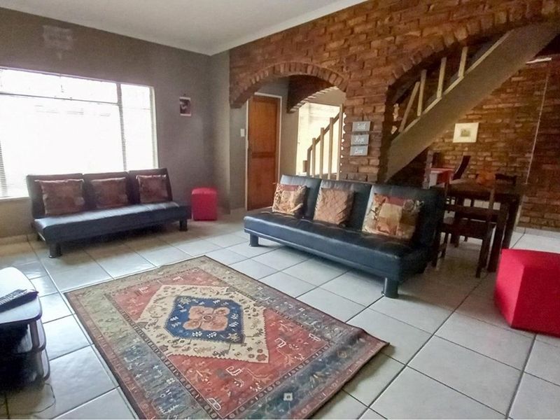 Townhouse For Sale in Middelburg Central - Photo 6
