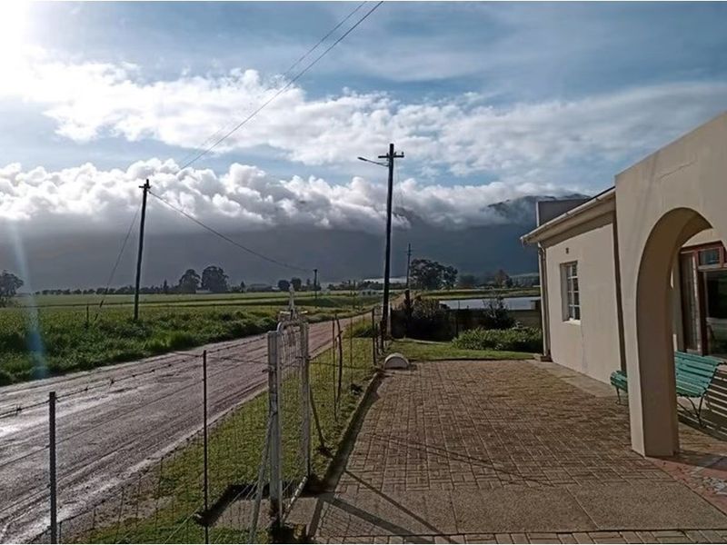 Smallholding in this serene and tranquil location in Porterville , Western Cape - Photo 3