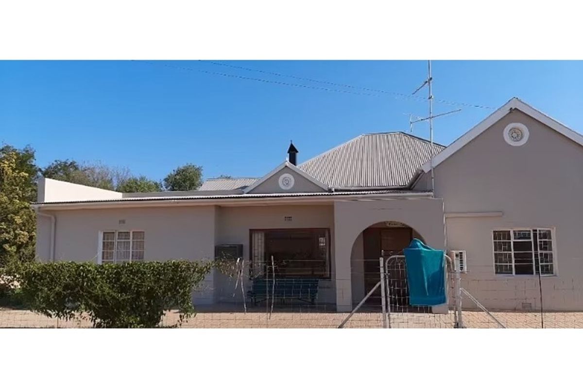 Smallholding in this serene and tranquil location in Porterville , Western Cape - Photo 4