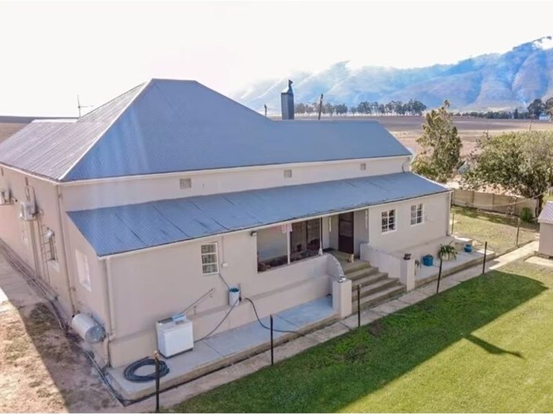 Smallholding in this serene and tranquil location in Porterville , Western Cape - Photo 7