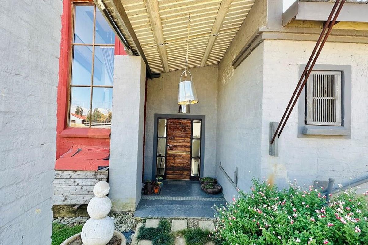 House For Sale in Volksrust - Photo 2