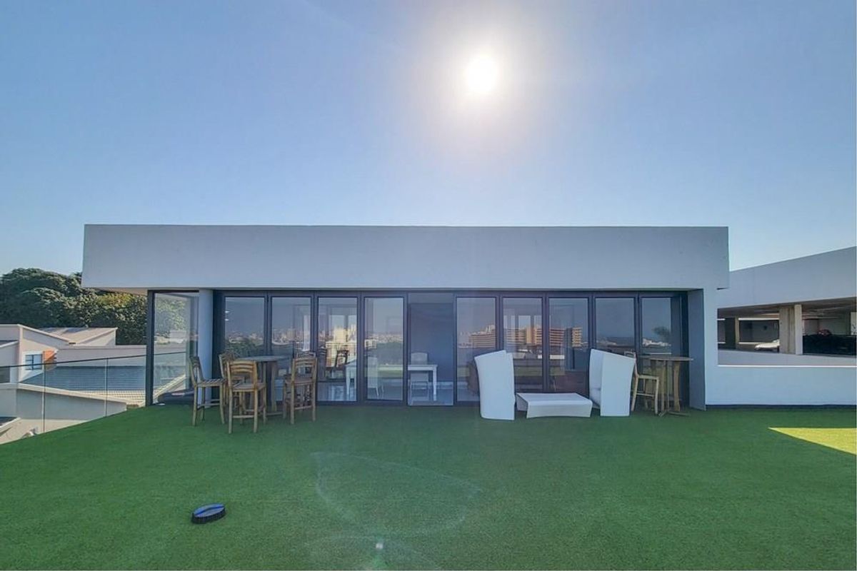 3 Bed Penthouse with Drive up access for sale in Morningside - Photo 2