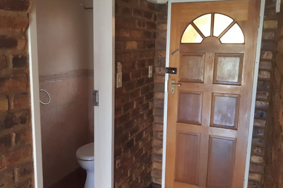 Secure townhouse in lovely Clubville - Photo 4