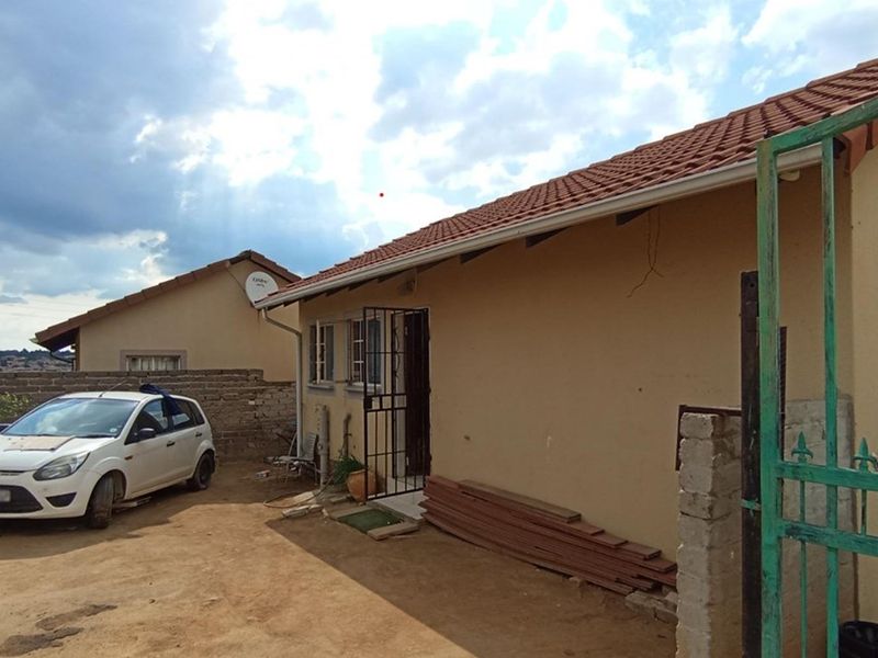 House For Sale in Cosmo City, Roodepoort - Photo 2