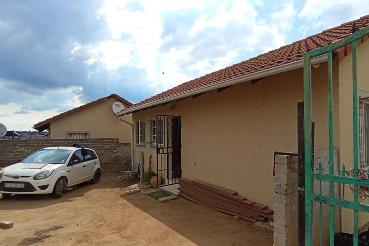 House For Sale in Cosmo City, Roodepoort - Photo 2