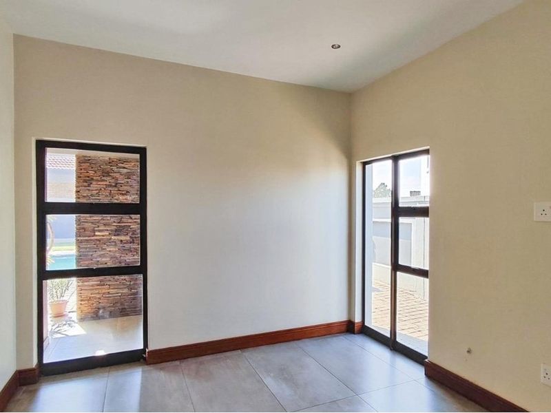 House For Sale in Helderwyk, Brakpan - Photo 10