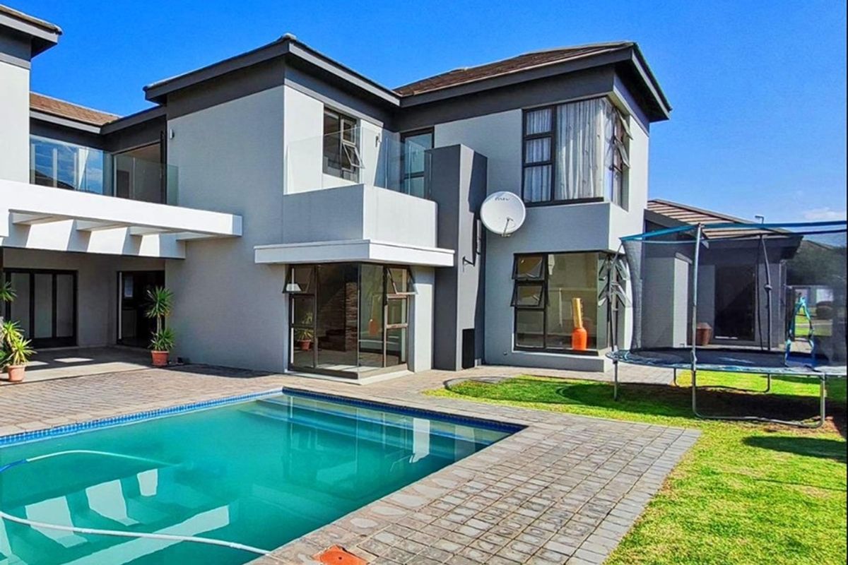 House For Sale in Helderwyk, Brakpan - Photo 2