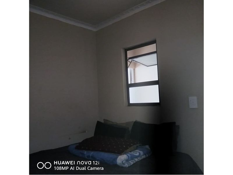 Apartment For Sale in Witbank Central, Witbank - Photo 6