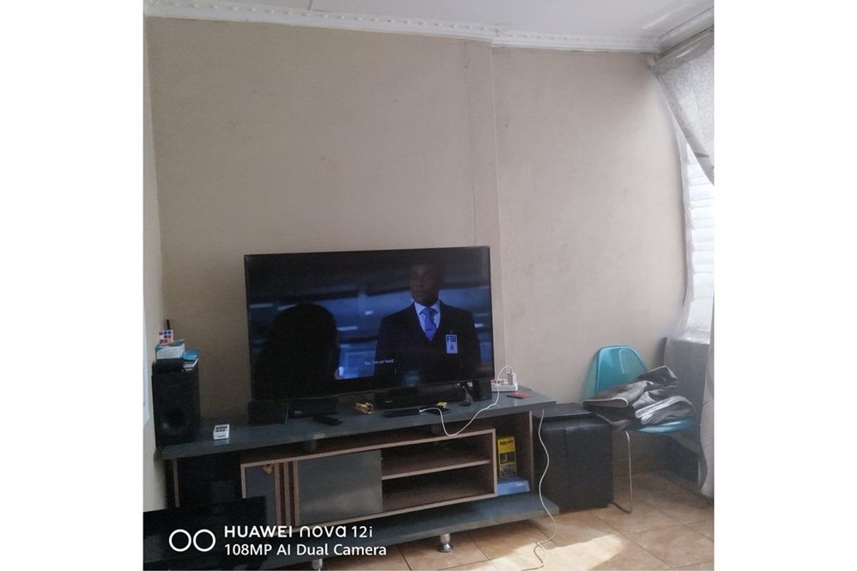 Apartment For Sale in Witbank Central, Witbank - Photo 4
