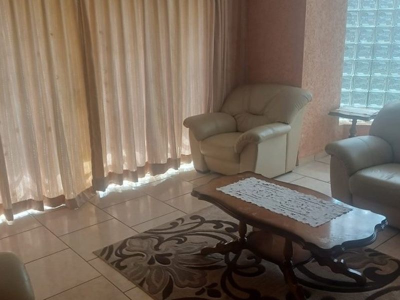 House For Sale in De Deur, Vereeniging - Photo 3