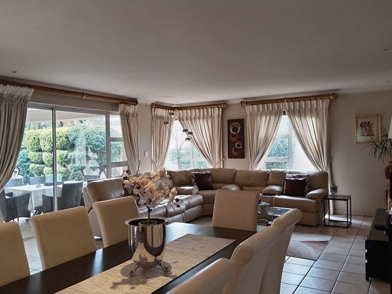 Lovely family Home For Sale in St Andrews, Bedfordview - Photo 6