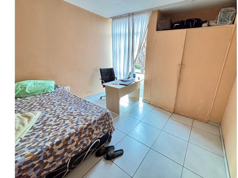 Apartment For Sale in Vanderbijlpark Central, Vanderbijlpark - Photo 2
