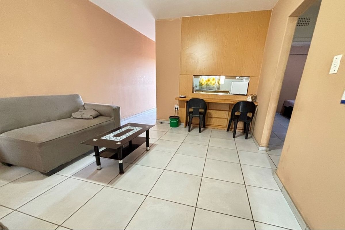 Apartment For Sale in Vanderbijlpark Central, Vanderbijlpark - Photo 5