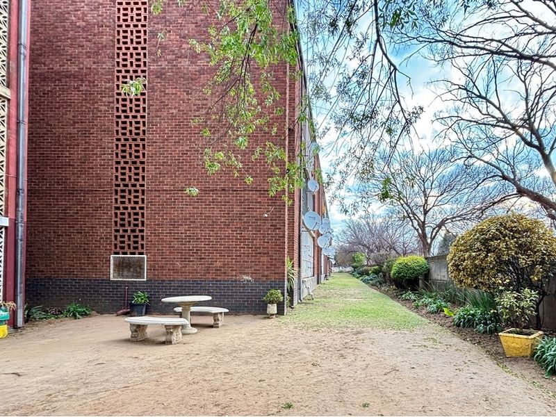 Apartment For Sale in Vanderbijlpark Central, Vanderbijlpark - Photo 10