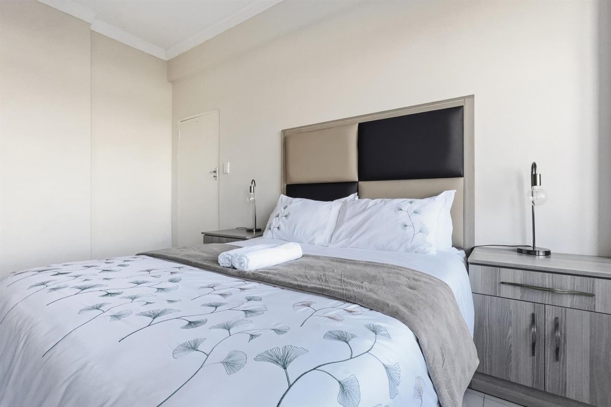 Modern Furnished 2-Bedroom Apartment on O.R. Tambo Parade - Ideal Airbnb Investment - Photo 3