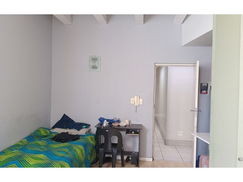 Studio Apartment To Rent in Braamfontein, Johannesburg - Photo 8