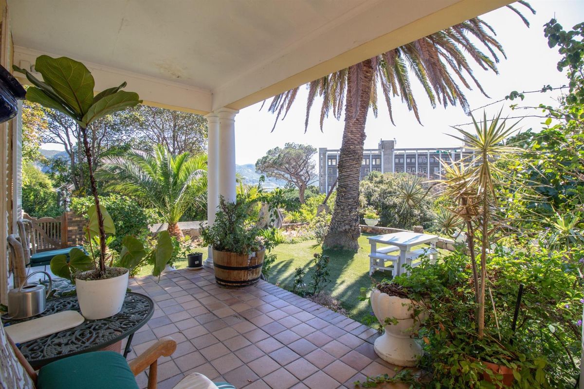 House For Sale in Simons Town - Photo 4
