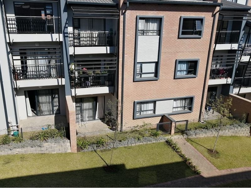 Apartment For Sale in Vorna Valley, Midrand - Photo 2