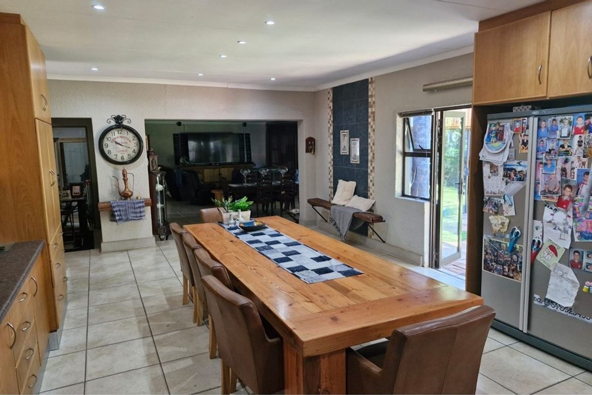 House For Sale in Doringkruin, Klerksdorp, North West - Photo 3