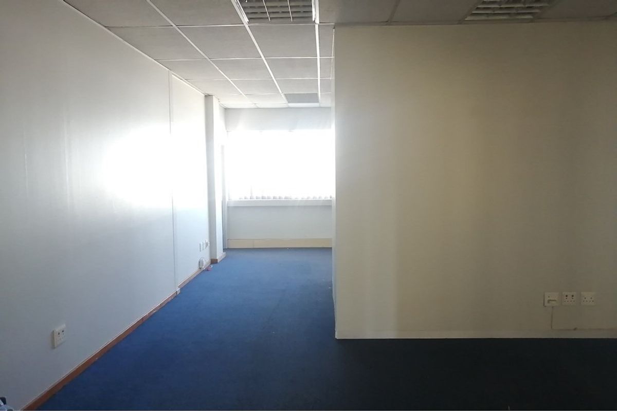 Office To Rent in Pinetown, KwaZulu Natal - Photo 3