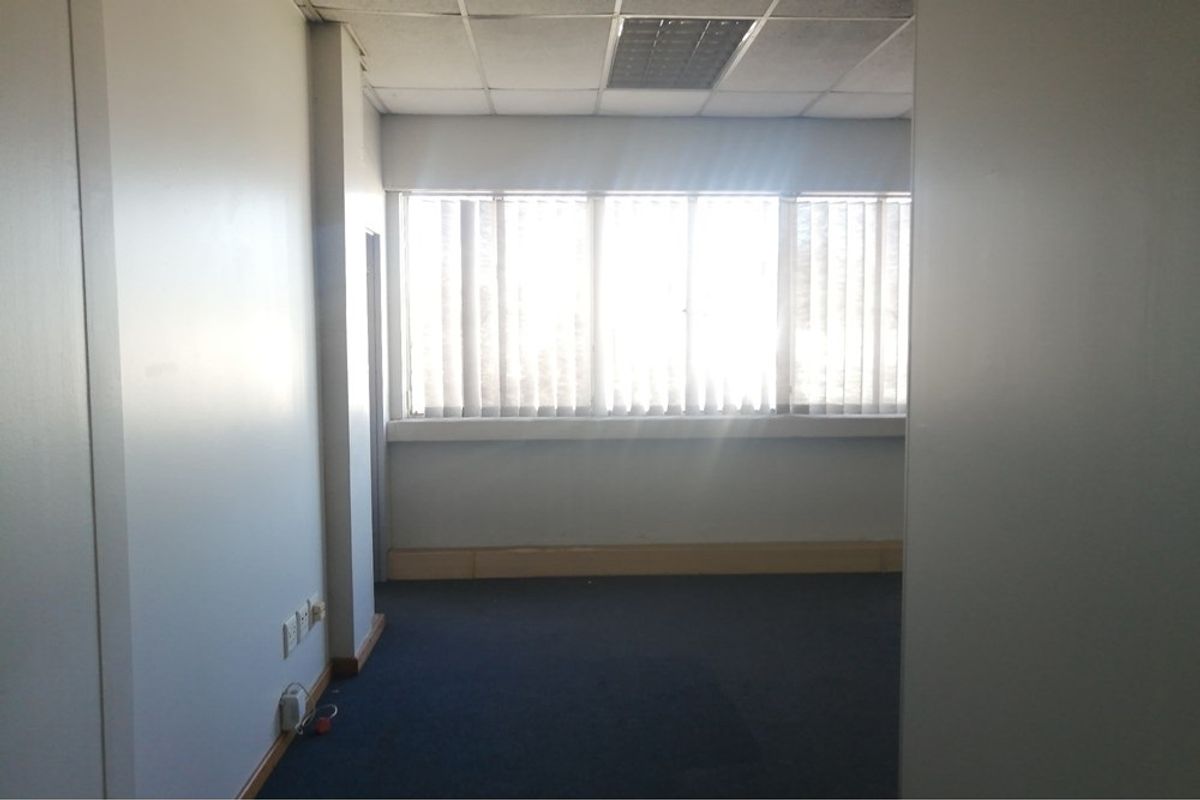 Office To Rent in Pinetown, KwaZulu Natal - Photo 5