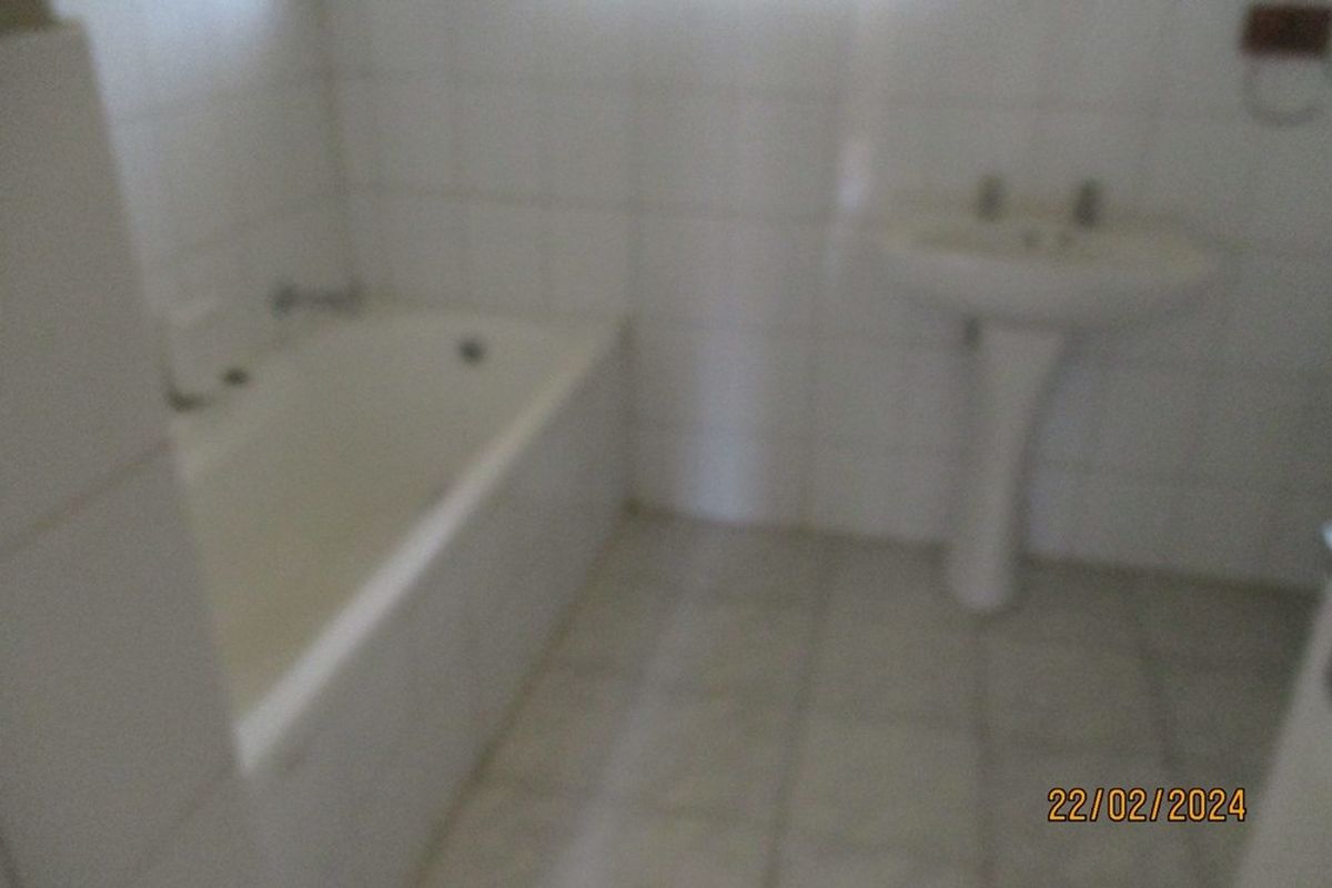 Townhouse For Sale in Birchleigh North, Kempton Park - Photo 5