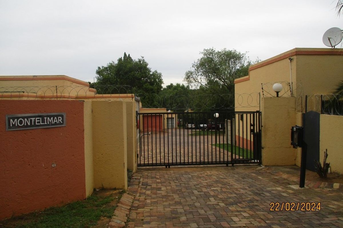 Townhouse For Sale in Birchleigh North, Kempton Park - Photo 3