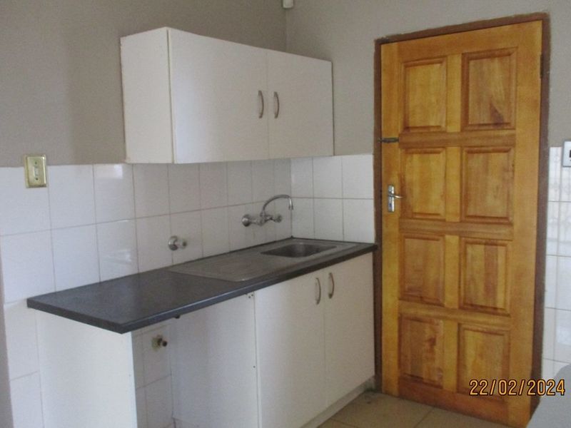 Townhouse For Sale in Birchleigh North, Kempton Park - Photo 4
