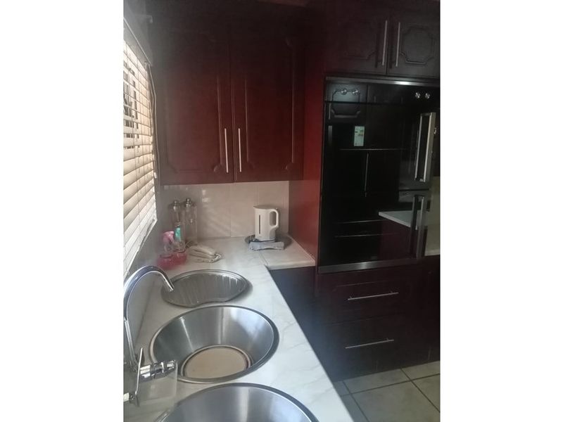 House For Sale in Moletsane, Soweto - Photo 9