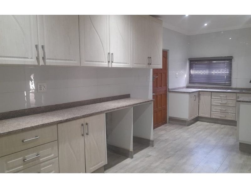 House For Sale in Malvern, Queensburgh, KwaZulu Natal - Photo 9